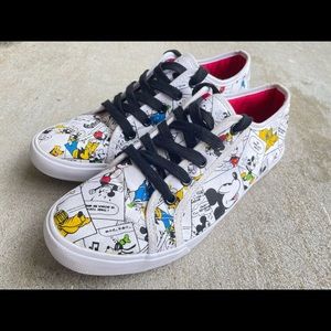Disney Mickey Mouse Sneakers, size 8